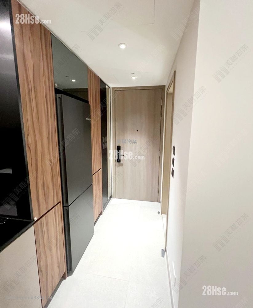 Silicon Hill Sell Studio , 1 Bathroom 218 ft²