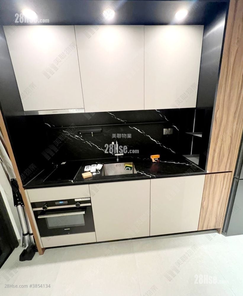 Silicon Hill Sell Studio , 1 Bathroom 218 ft²