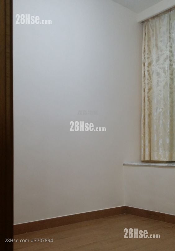 King's View Court Sell 3 Bedrooms , 2 Bathrooms 693 ft²