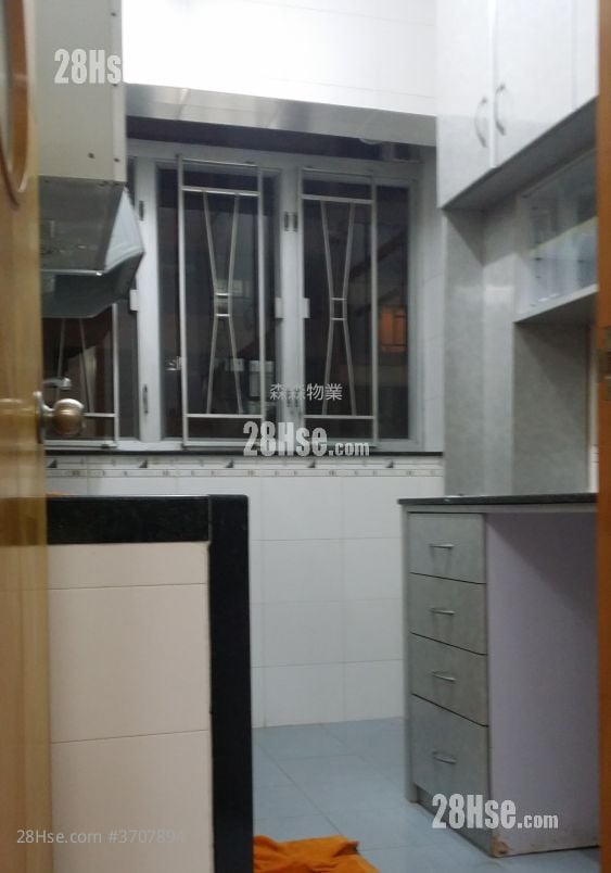 King's View Court Sell 3 Bedrooms , 2 Bathrooms 693 ft²