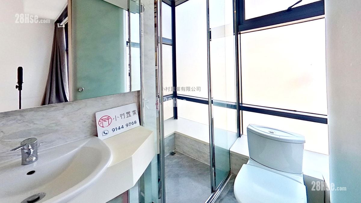 bathroom: High Park 99 Rental 3 Bedrooms , 2 Bathrooms 610 ft²