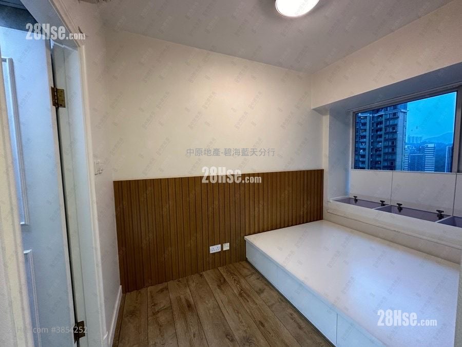 Banyan Garden Sell 3 Bedrooms , 2 Bathrooms 660 ft²