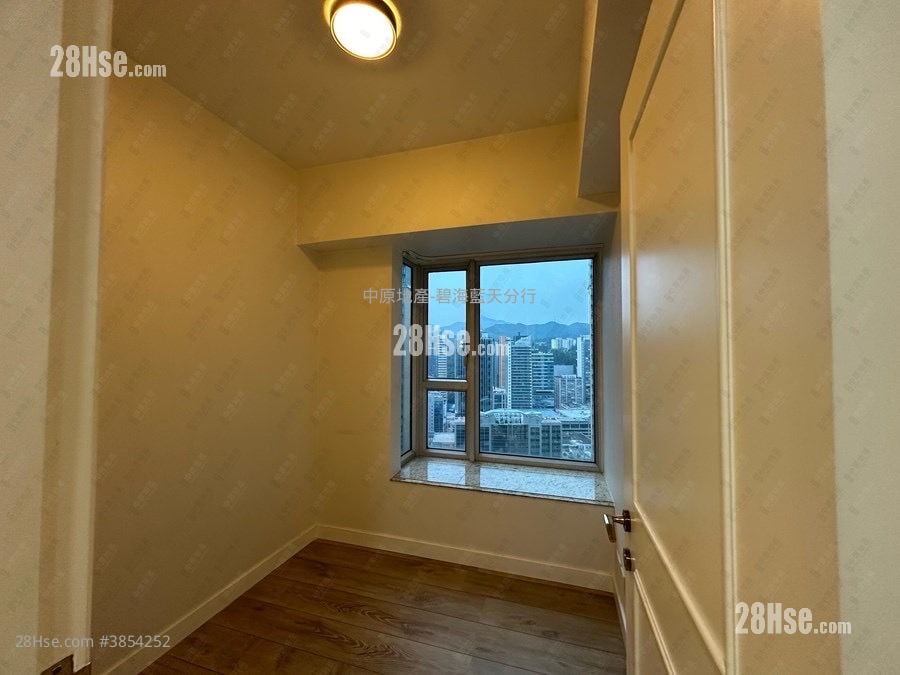 Banyan Garden Sell 3 Bedrooms , 2 Bathrooms 660 ft²