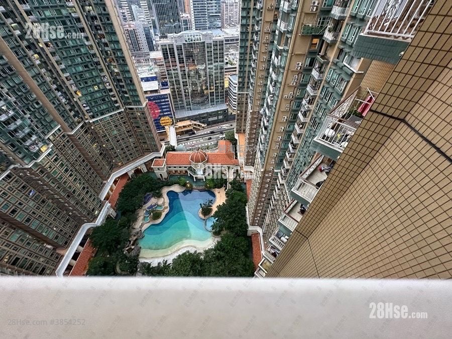 Banyan Garden Sell 3 Bedrooms , 2 Bathrooms 660 ft²