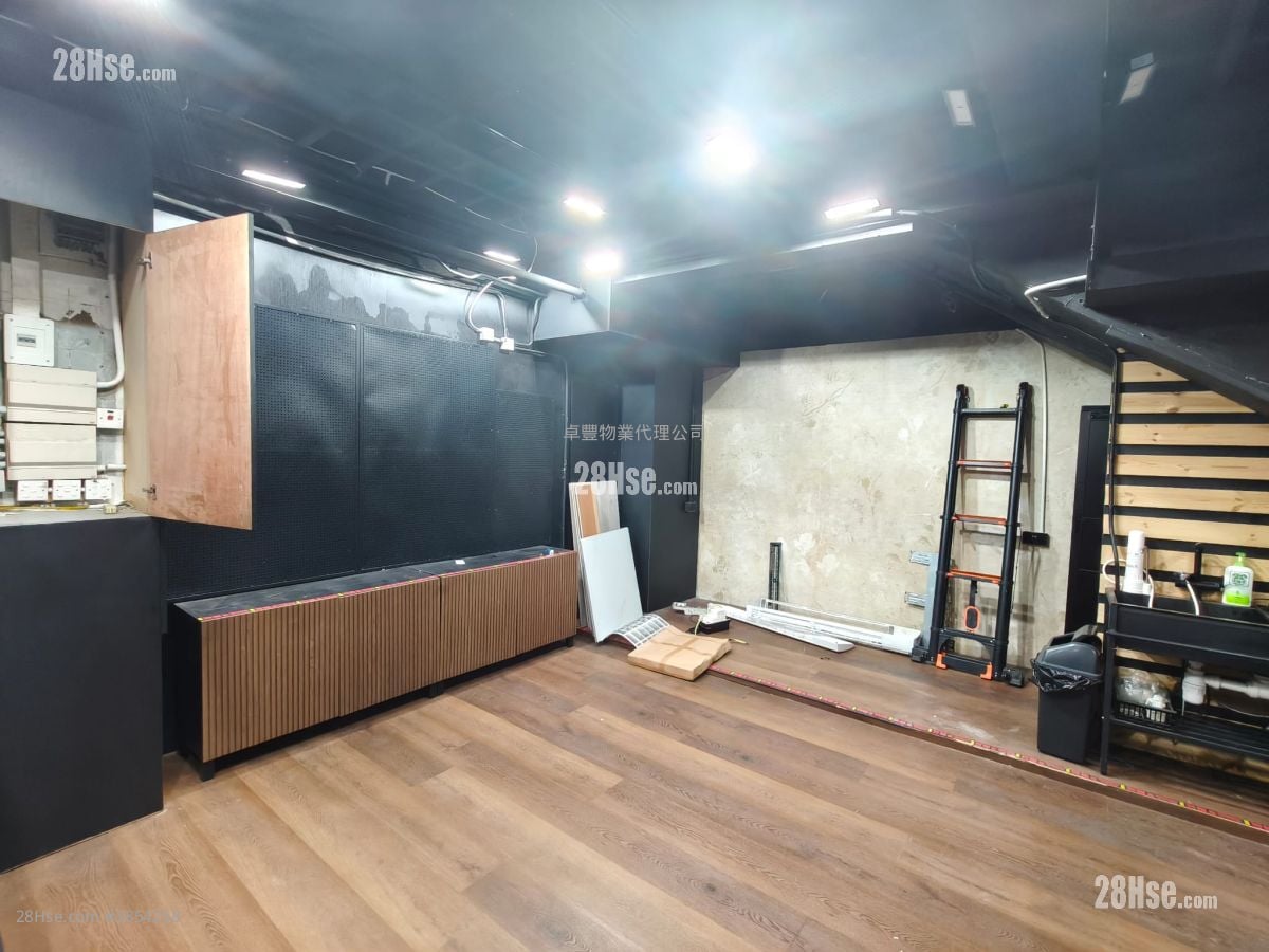 源盛工業大廈 租盤 開放式間隔 350 平方呎