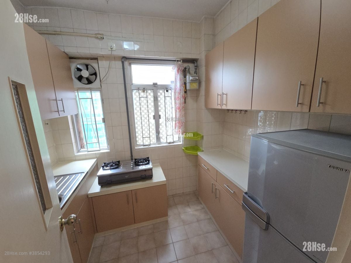 Waterloo Heights Garden Sell 2 Bedrooms , 1 Bathroom 651 ft²