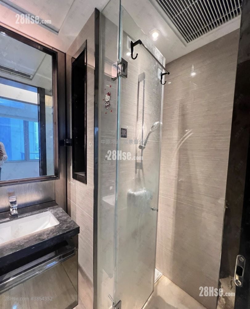 Cullinan West Sell 1 Bedroom 363 ft²