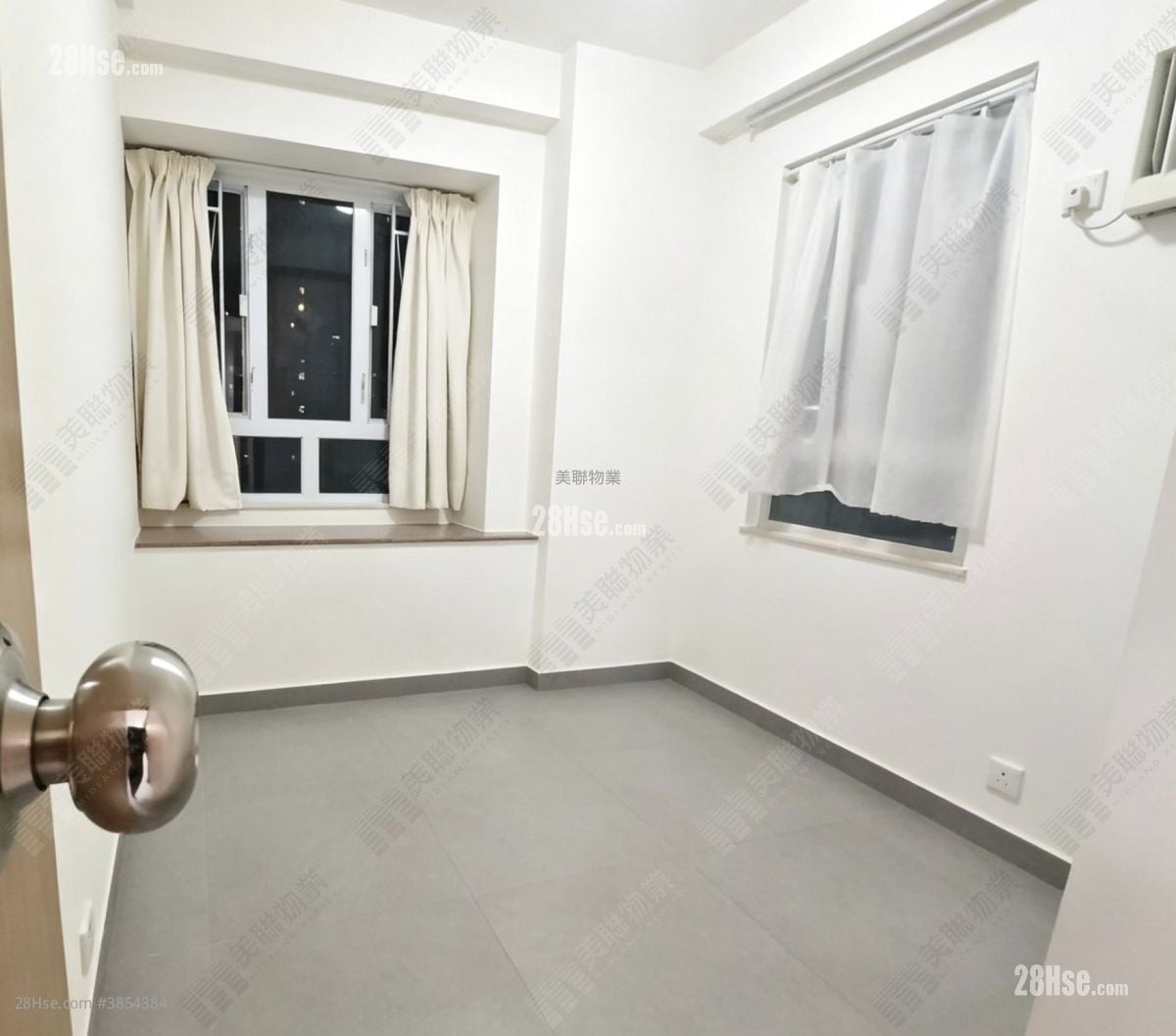 Lucky Plaza Sell 2 Bedrooms , 1 Bathroom 443 ft²