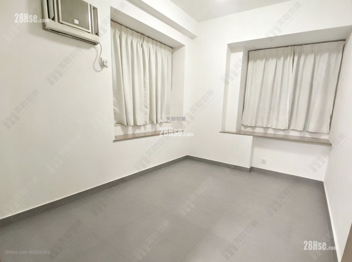 Lucky Plaza Sell 2 Bedrooms , 1 Bathroom 443 ft²