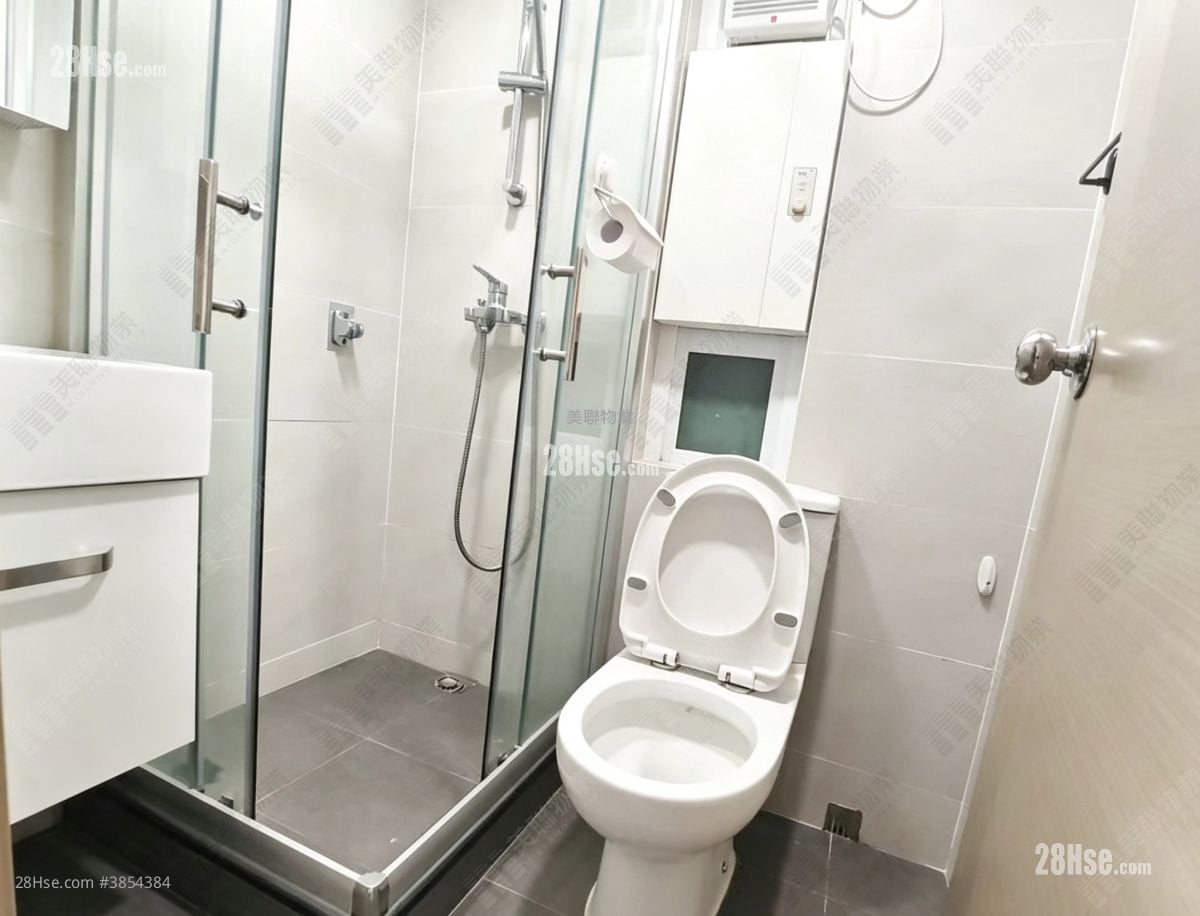 Lucky Plaza Sell 2 Bedrooms , 1 Bathroom 443 ft²