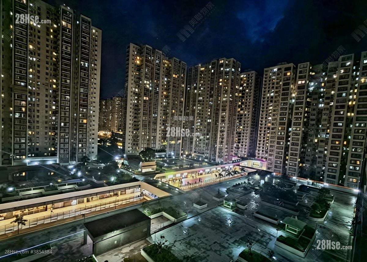 Lucky Plaza Sell 2 Bedrooms , 1 Bathroom 443 ft²