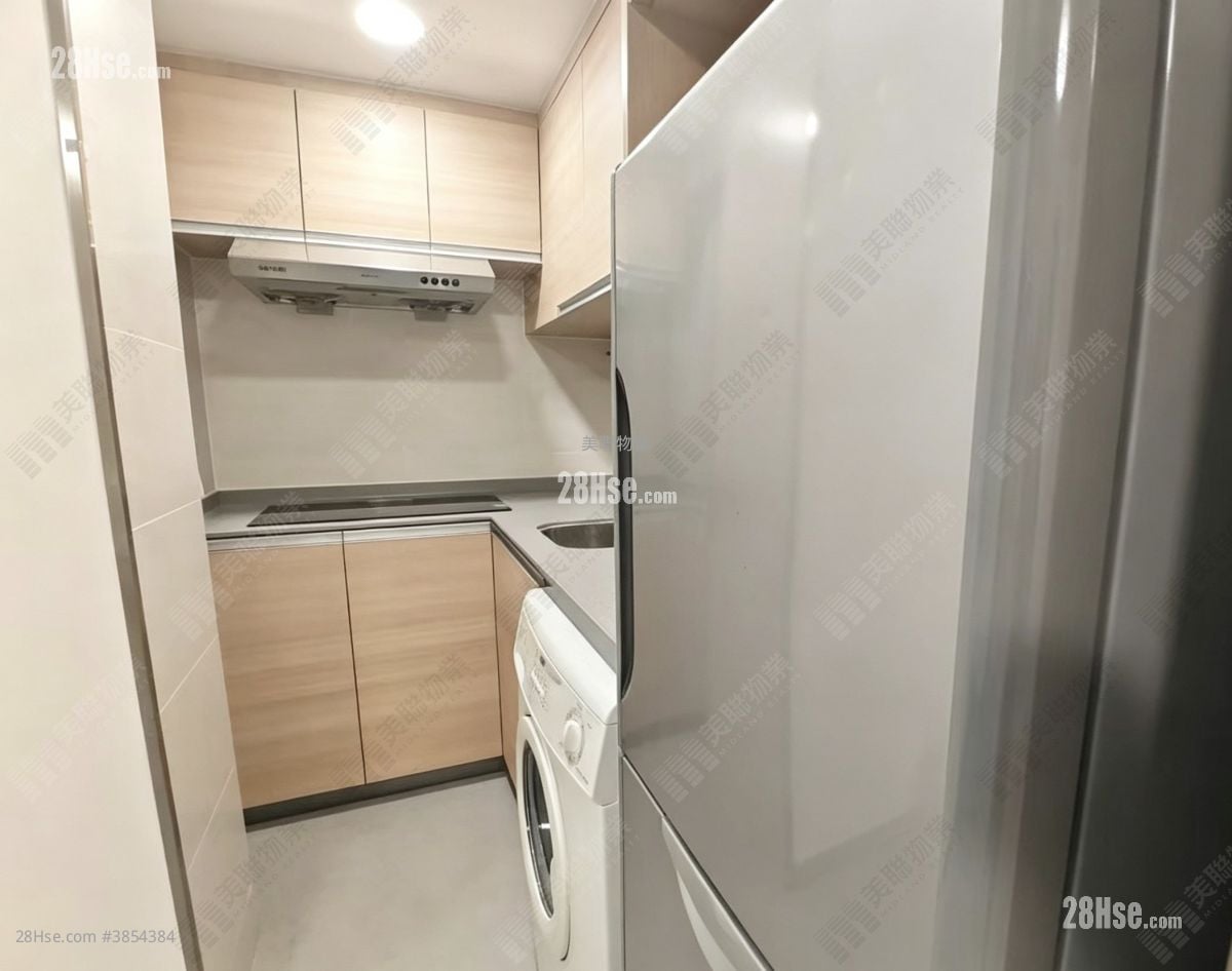 Lucky Plaza Sell 2 Bedrooms , 1 Bathroom 443 ft²