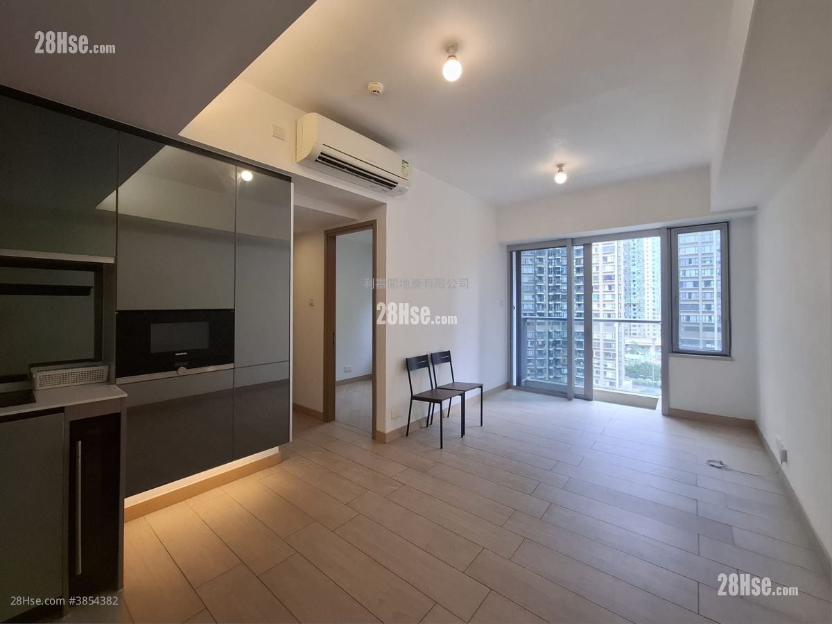 Century Link Rental 452 ft²