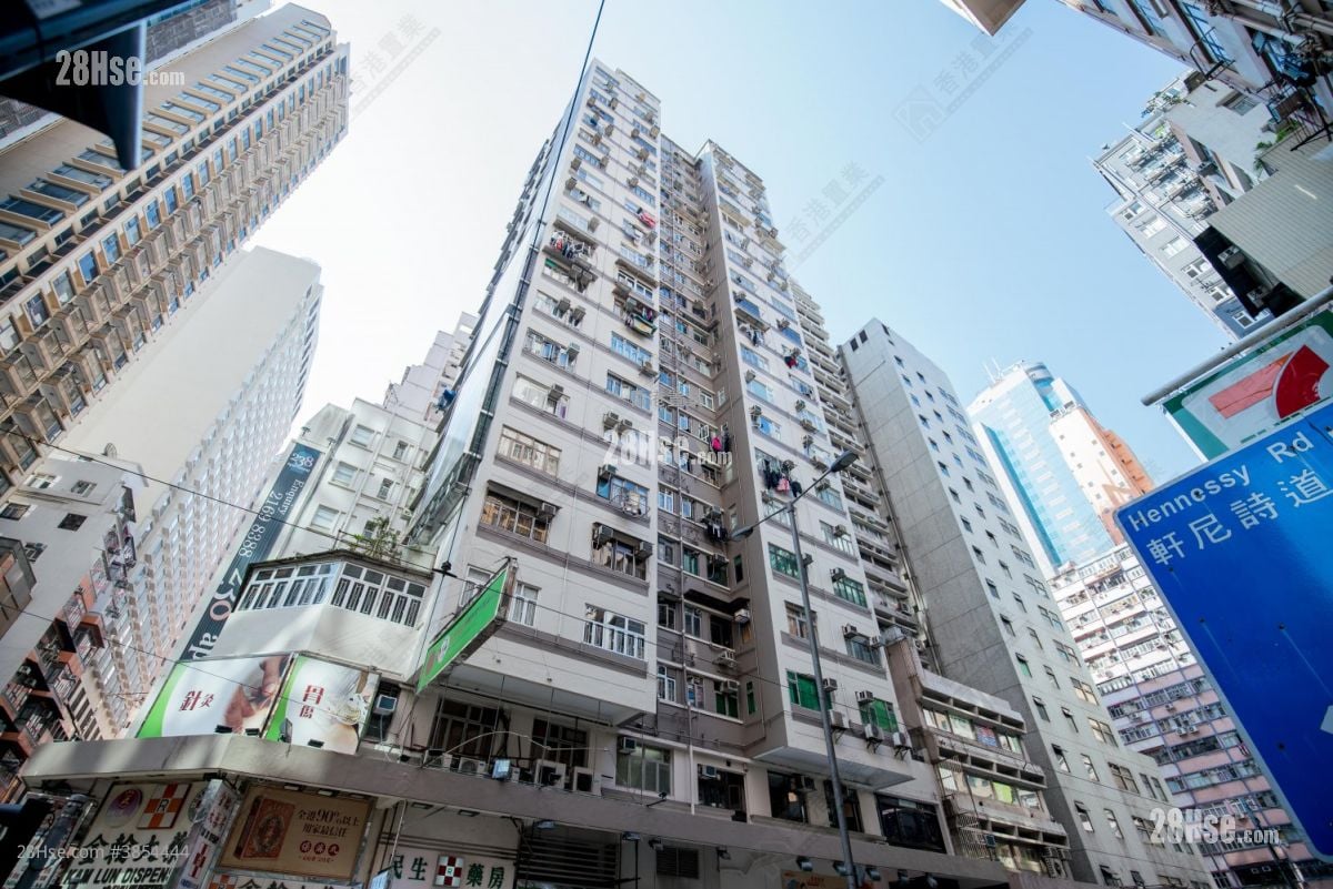 Diamond Building Rental 437 ft²
