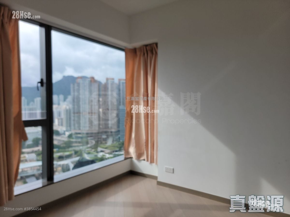 Upper River Bank Rental 3 Bedrooms , 2 Bathrooms 760 ft²