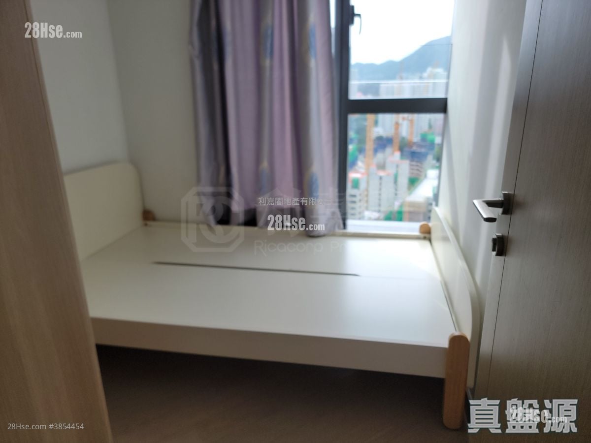 Upper River Bank Rental 3 Bedrooms , 2 Bathrooms 760 ft²