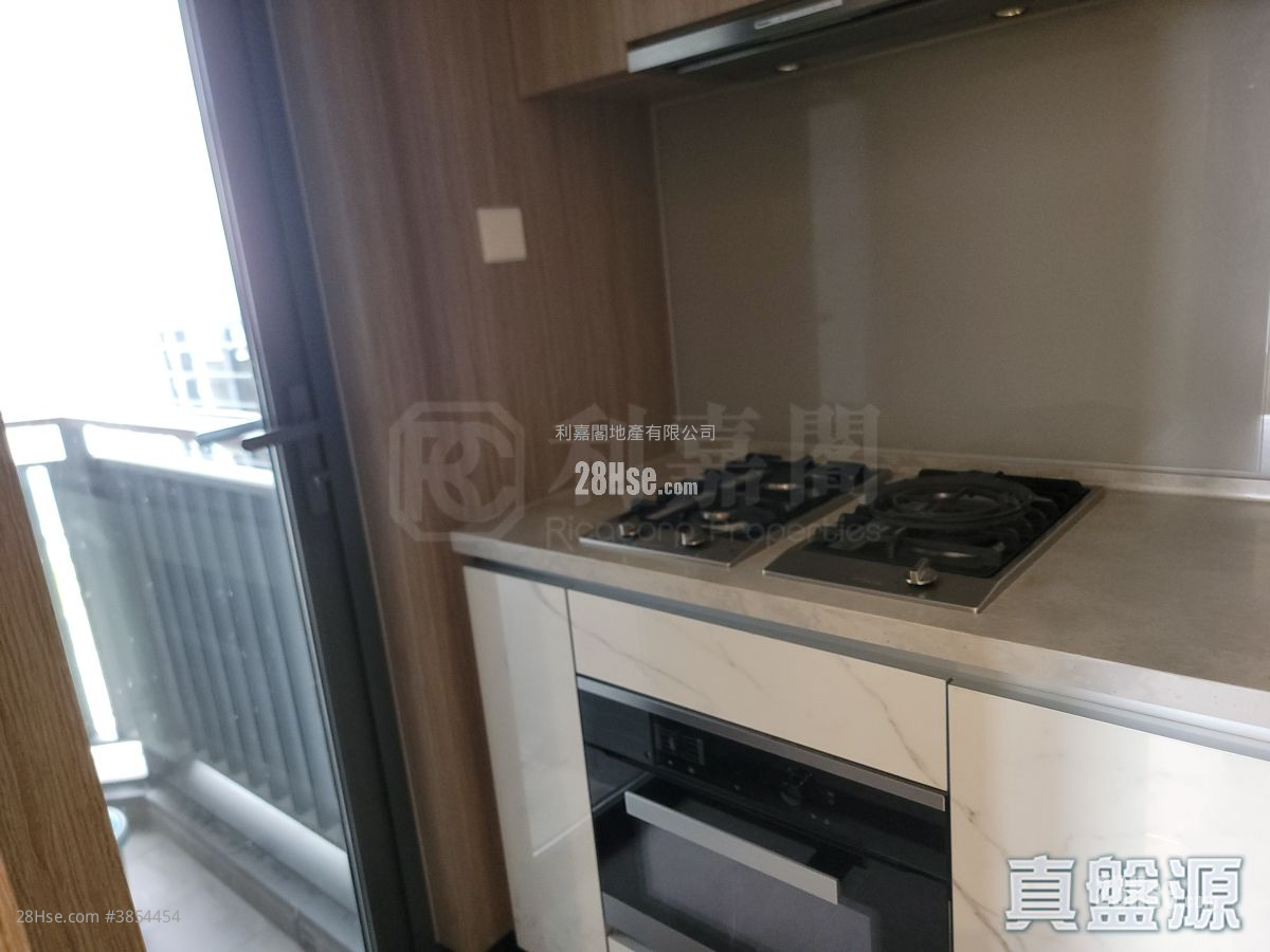 Upper River Bank Rental 3 Bedrooms , 2 Bathrooms 760 ft²