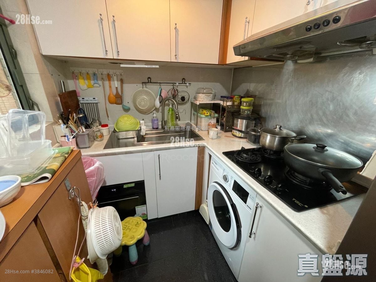 Oceania Heights Sell 3 Bedrooms , 1 Bathroom 586 ft²