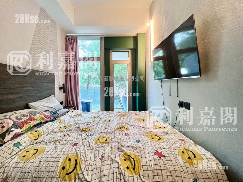 Park Mediterranean Sell 2 Bedrooms , 1 Bathroom 528 ft²