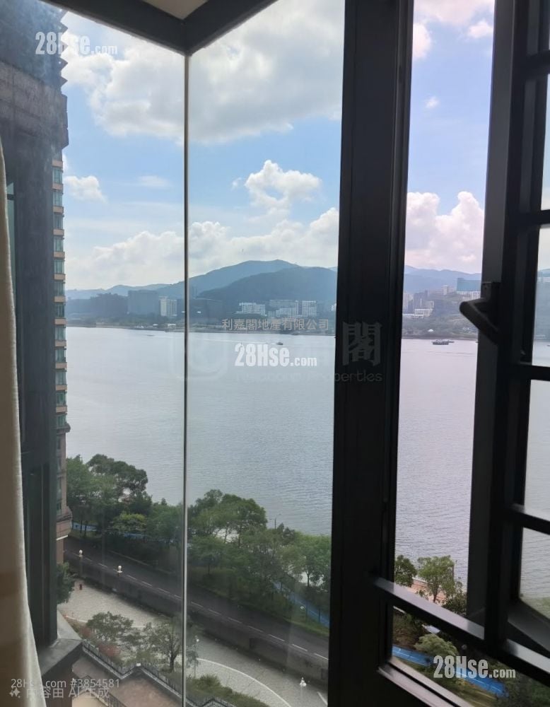 Vista Paradiso Sell 4 Bedrooms , 2 Bathrooms 788 ft²