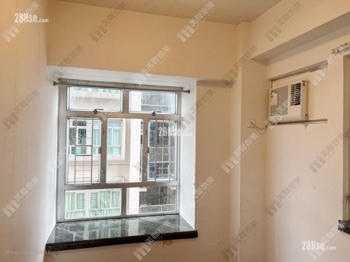 Sheung Shui Centre Sell 2 Bedrooms 351 ft²