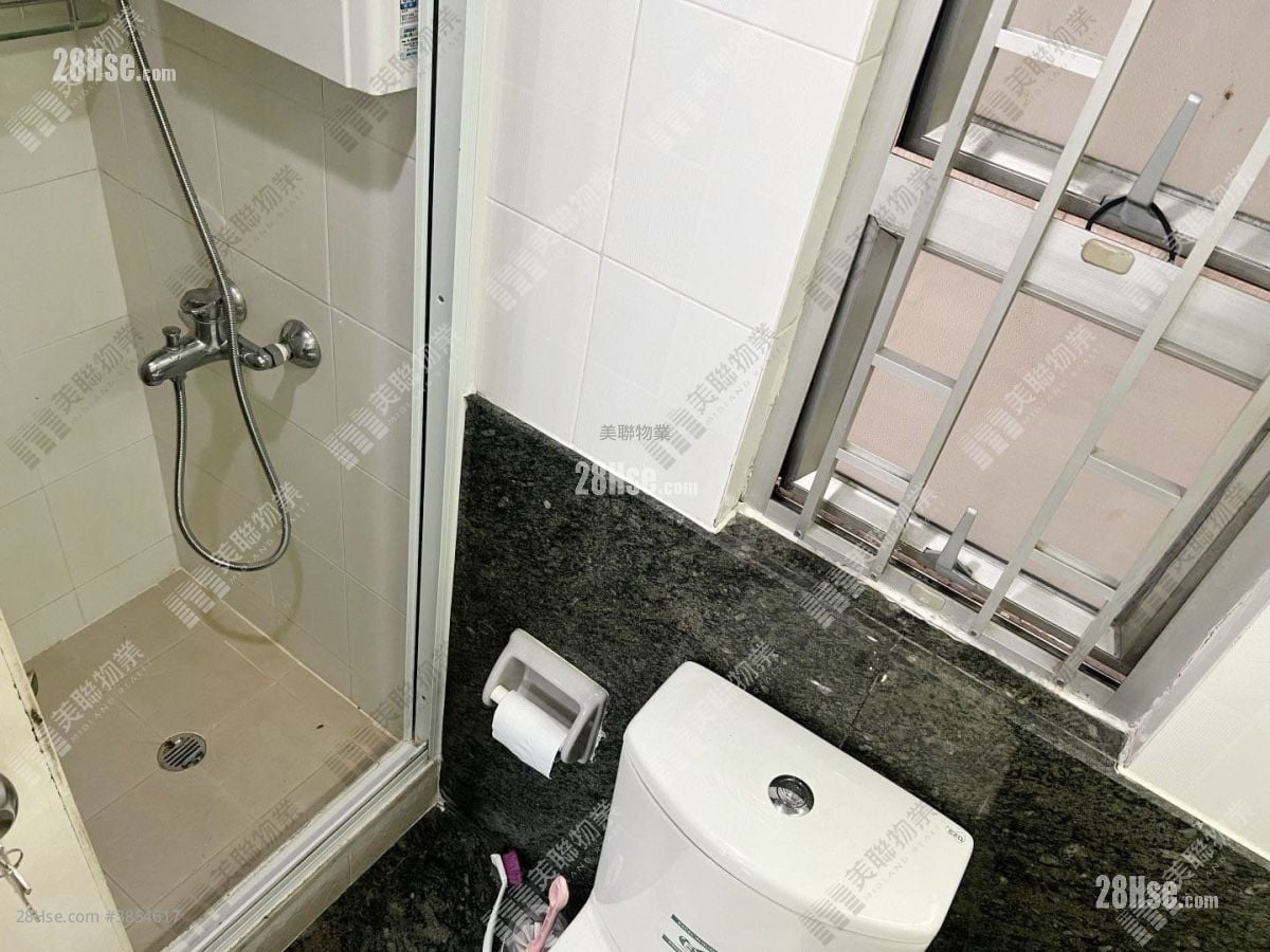 Sheung Shui Centre Sell 2 Bedrooms 351 ft²
