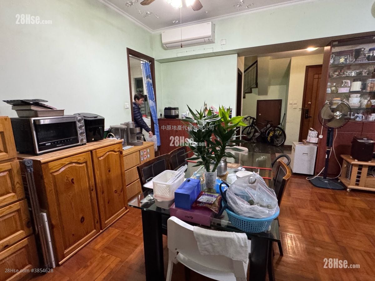 Tsui Lai Garden Sell 2 Bedrooms , 1 Bathroom 591 ft²