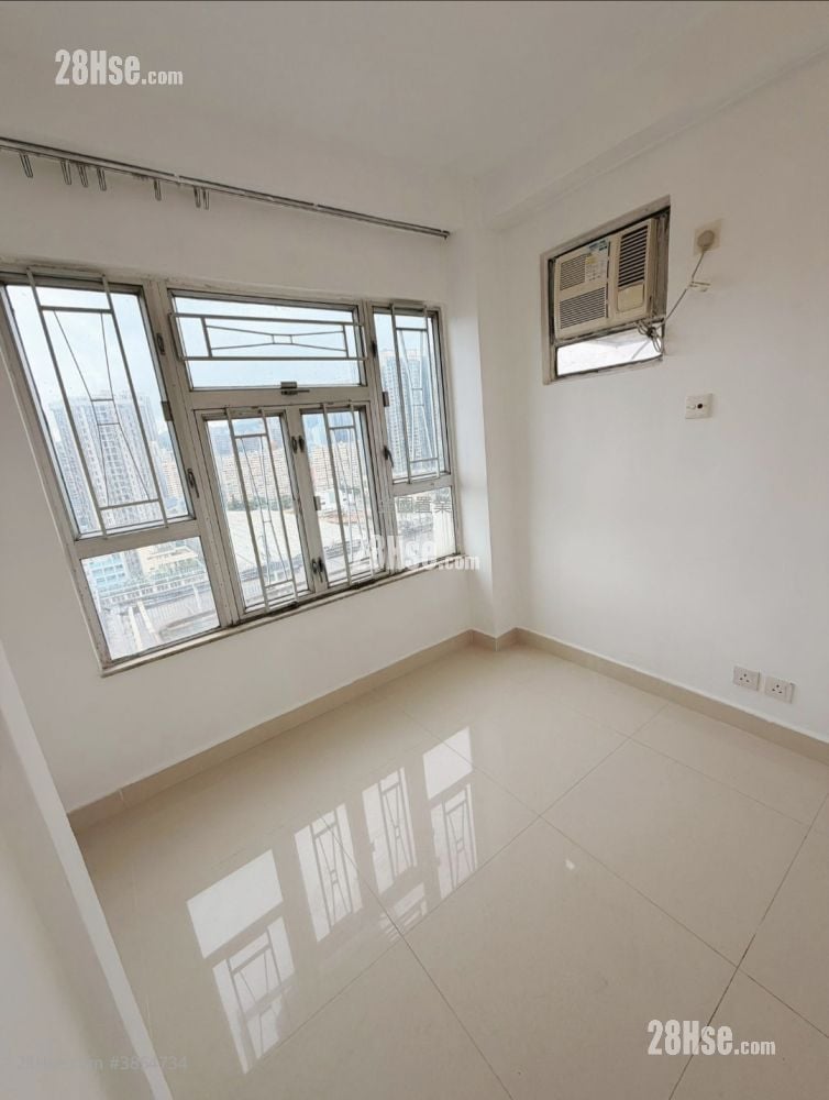 Hayon Building Rental 2 Bedrooms , 1 Bathroom 251 ft²
