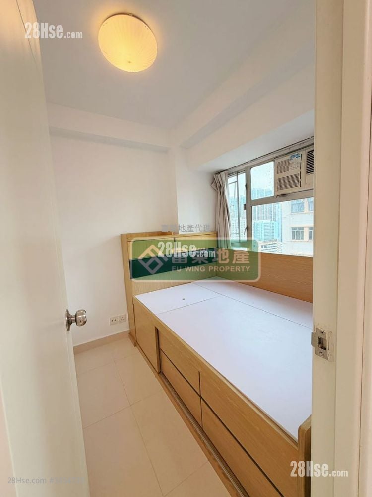 Hayon Building Rental 2 Bedrooms , 1 Bathroom 251 ft²