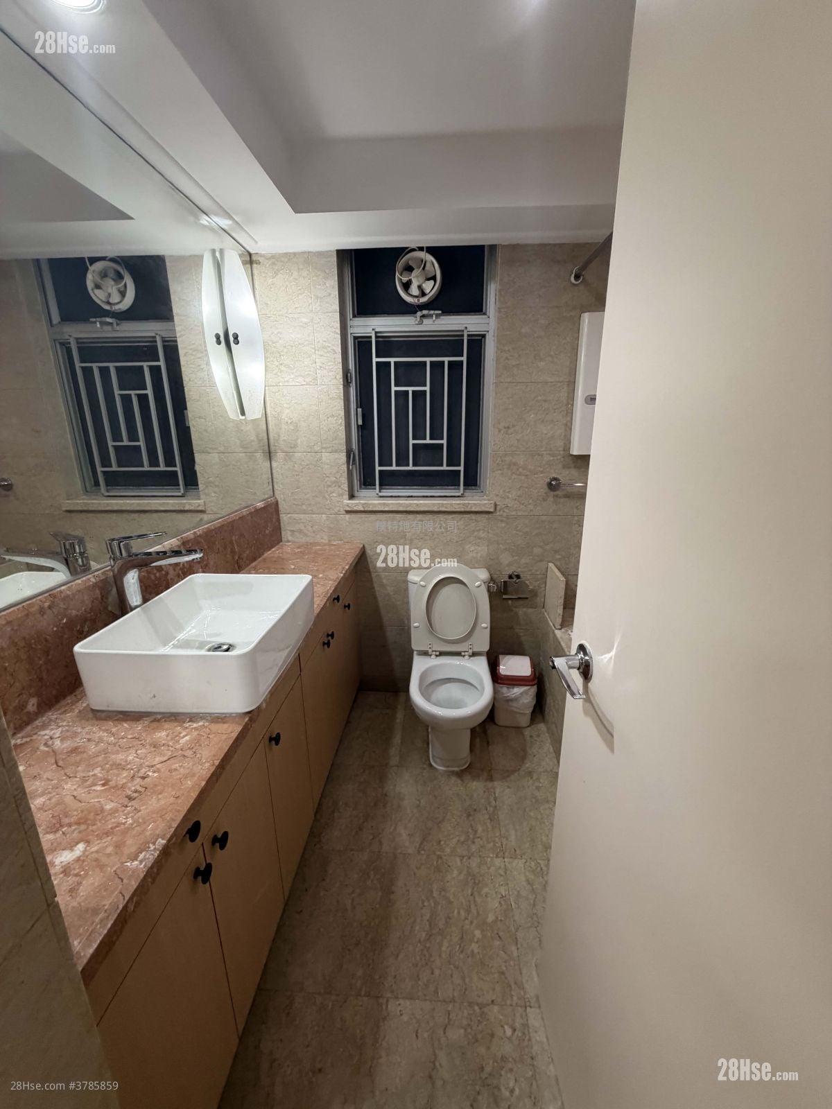 The Waterfront Rental 3 Bedrooms , 2 Bathrooms 934 ft²