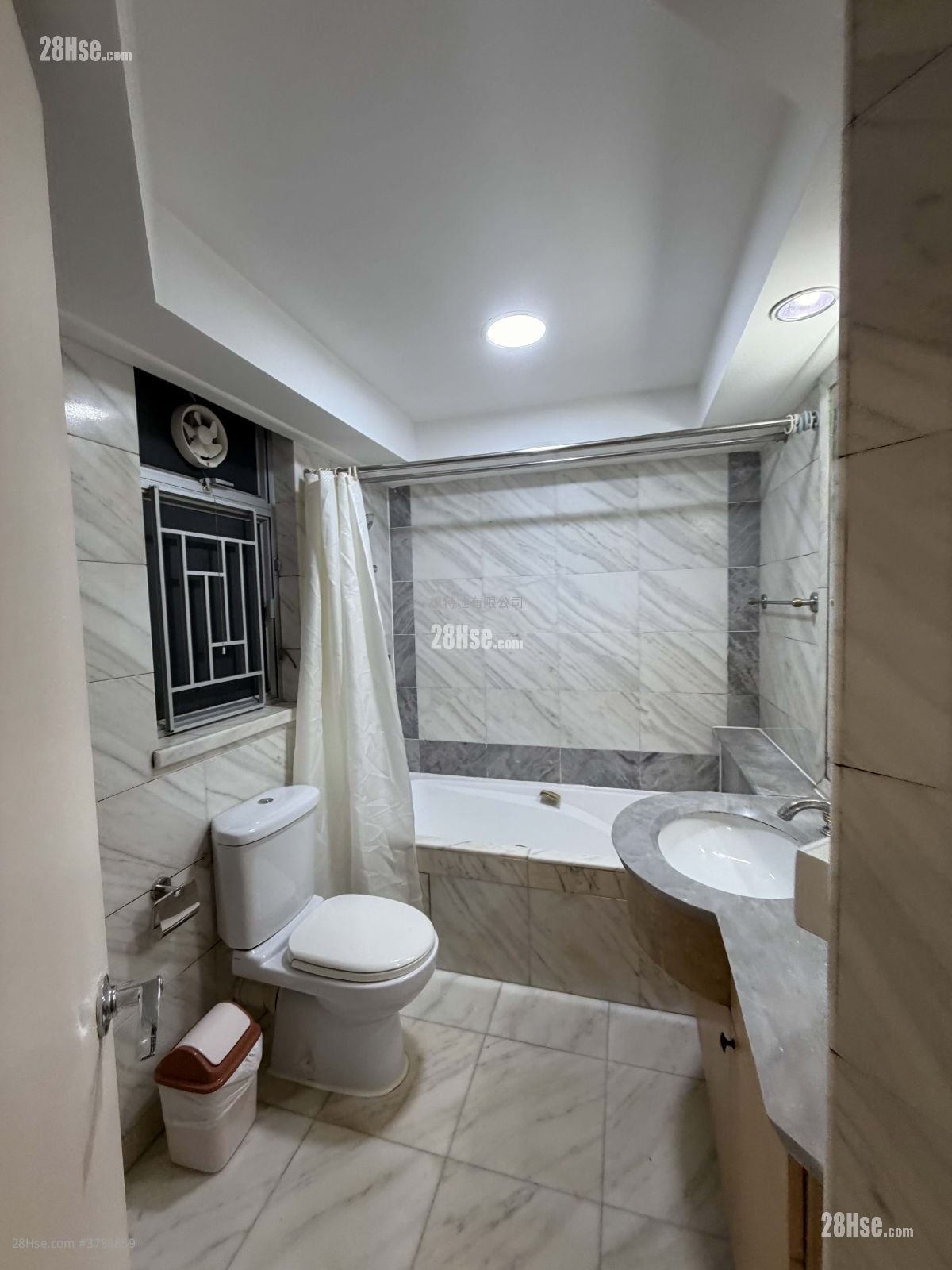 The Waterfront Rental 3 Bedrooms , 2 Bathrooms 934 ft²