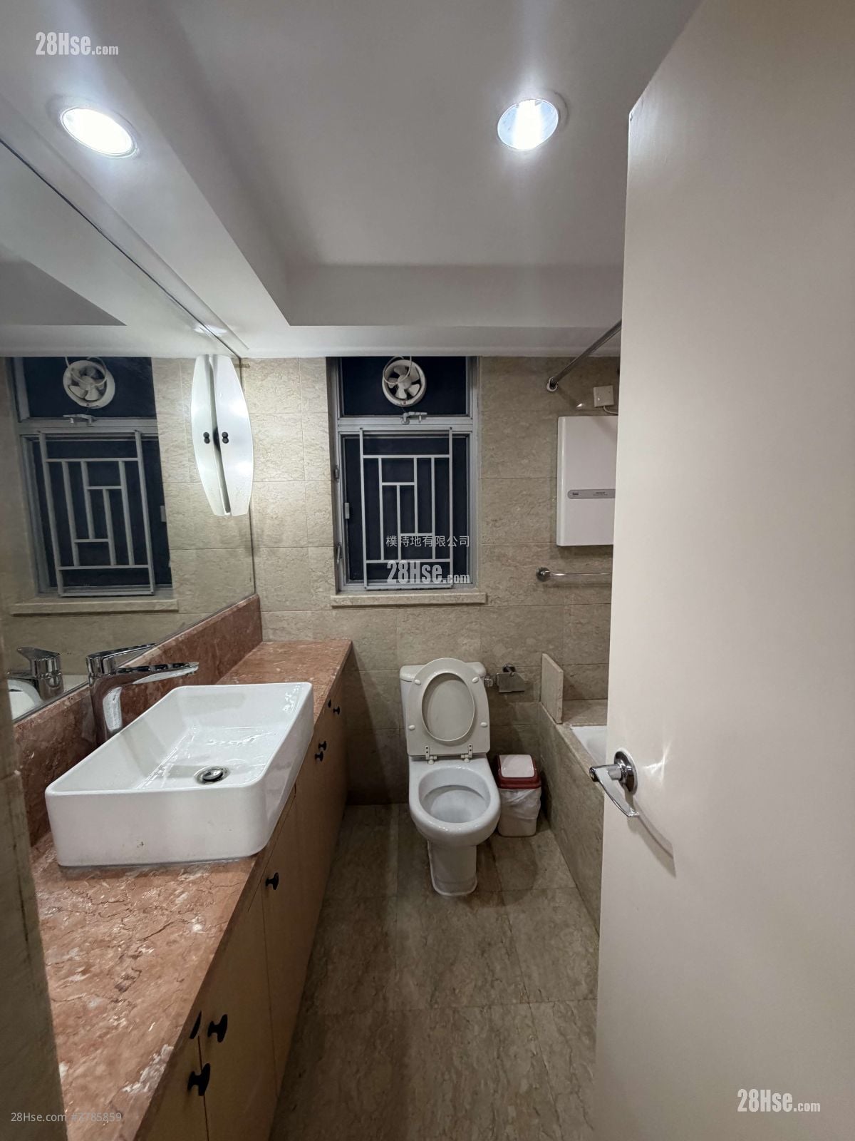 The Waterfront Rental 3 Bedrooms , 2 Bathrooms 934 ft²