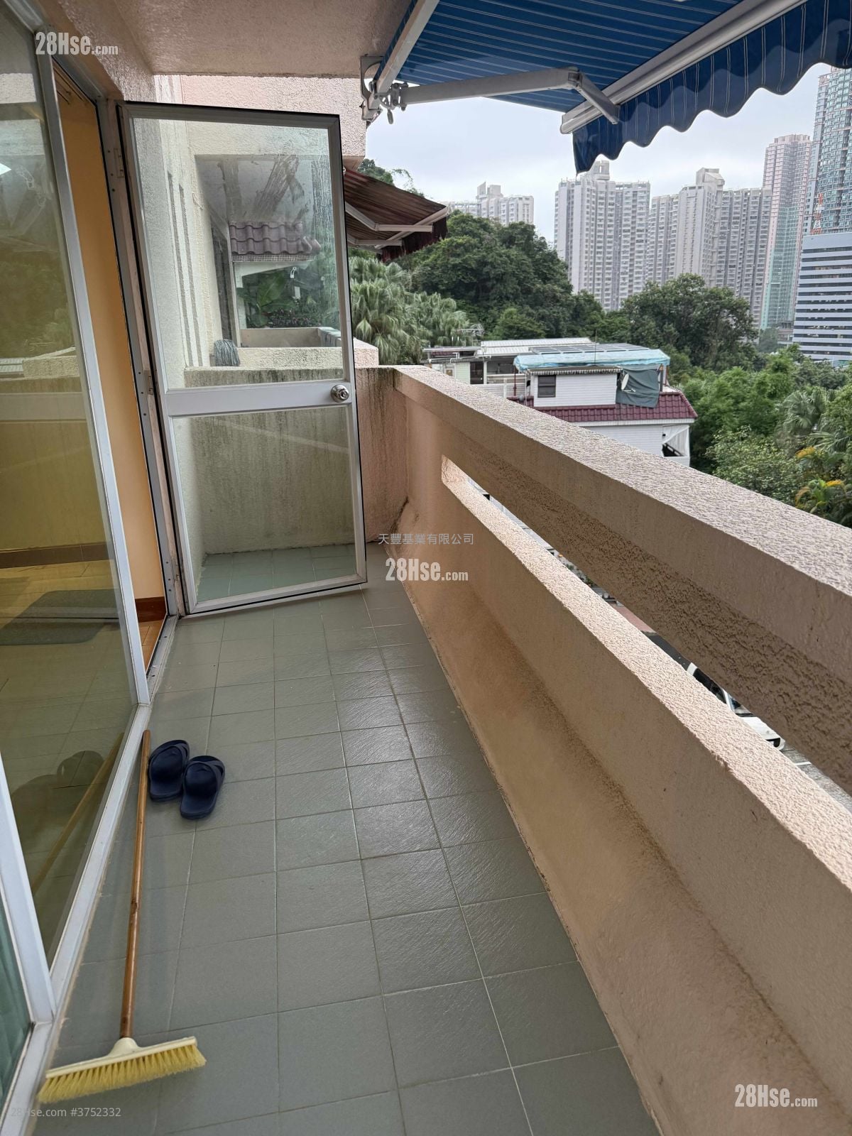 Yau Yue Wan Village Sell 2 Bedrooms , 1 Bathroom 700 ft²