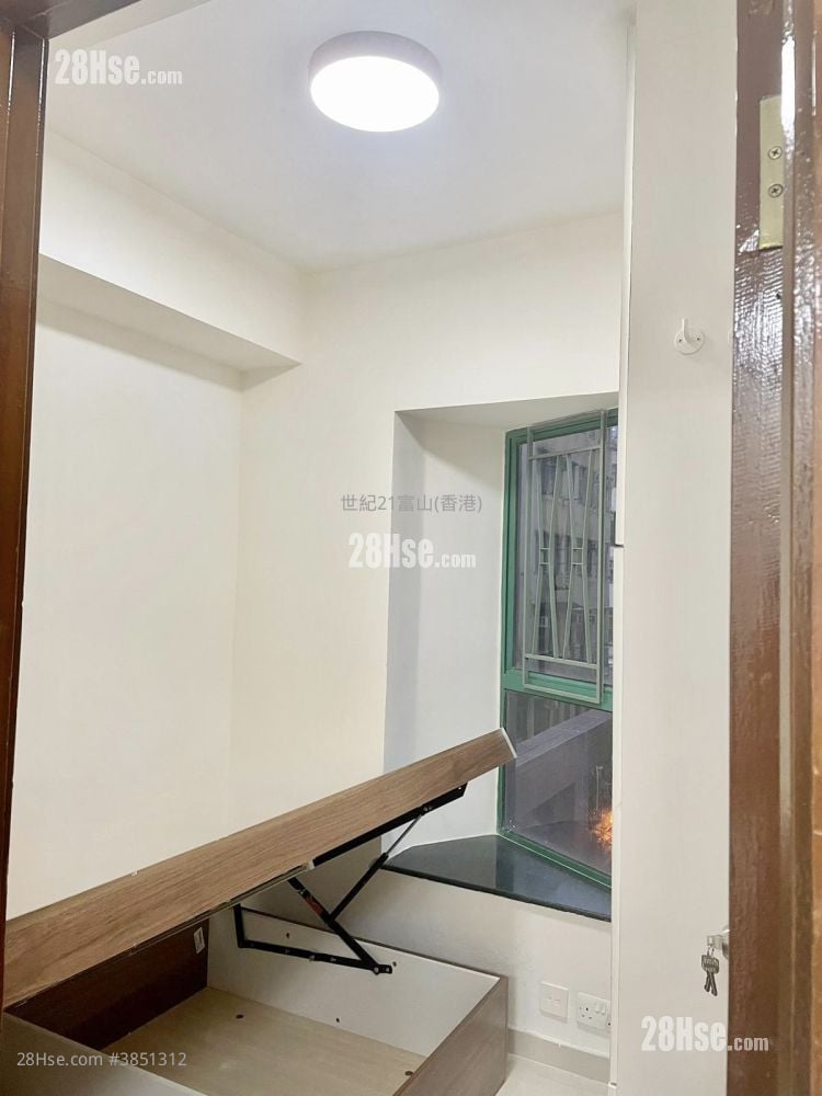 The Vista Sell 2 Bedrooms , 1 Bathroom 302 ft²