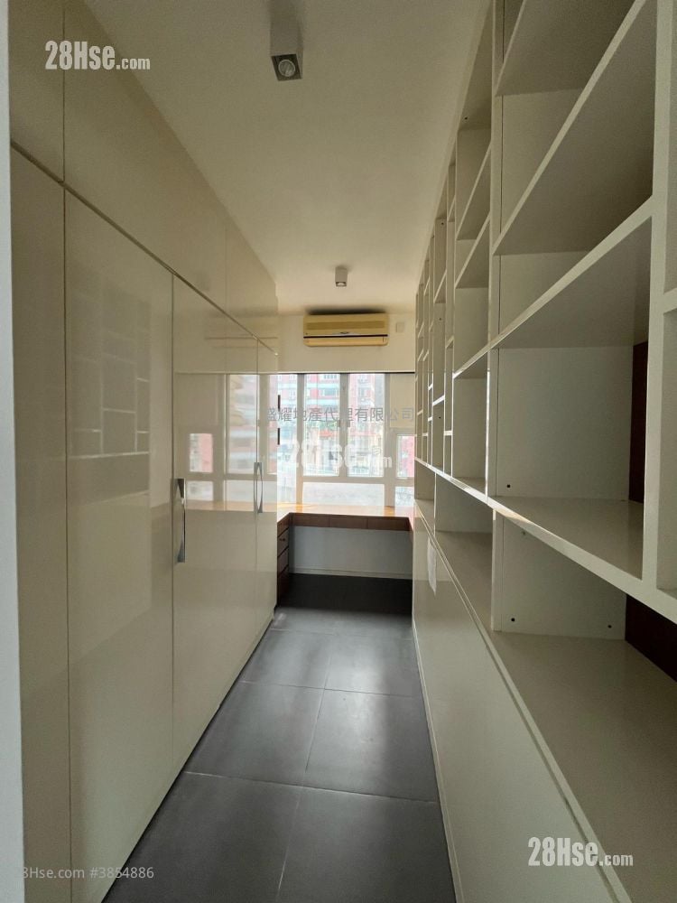 Seaview Garden Rental 2 Bedrooms , 1 Bathroom 730 ft²