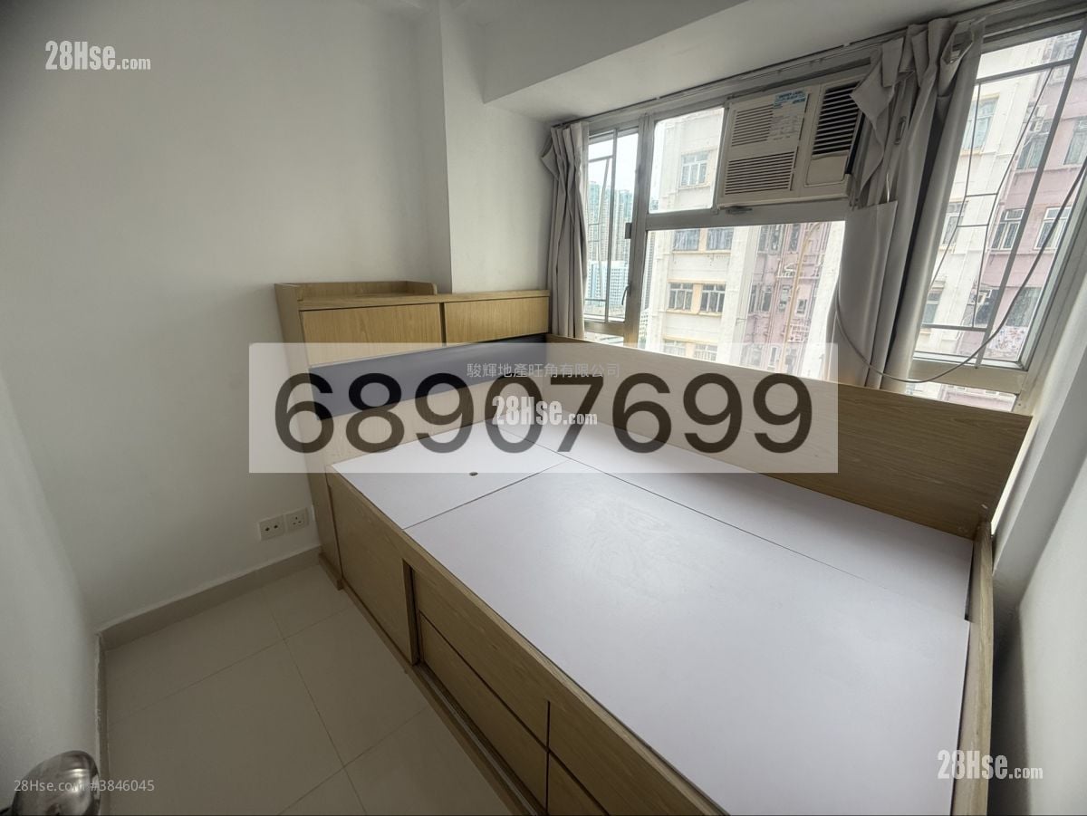Hayon Building Rental 2 Bedrooms , 1 Bathroom 251 ft²