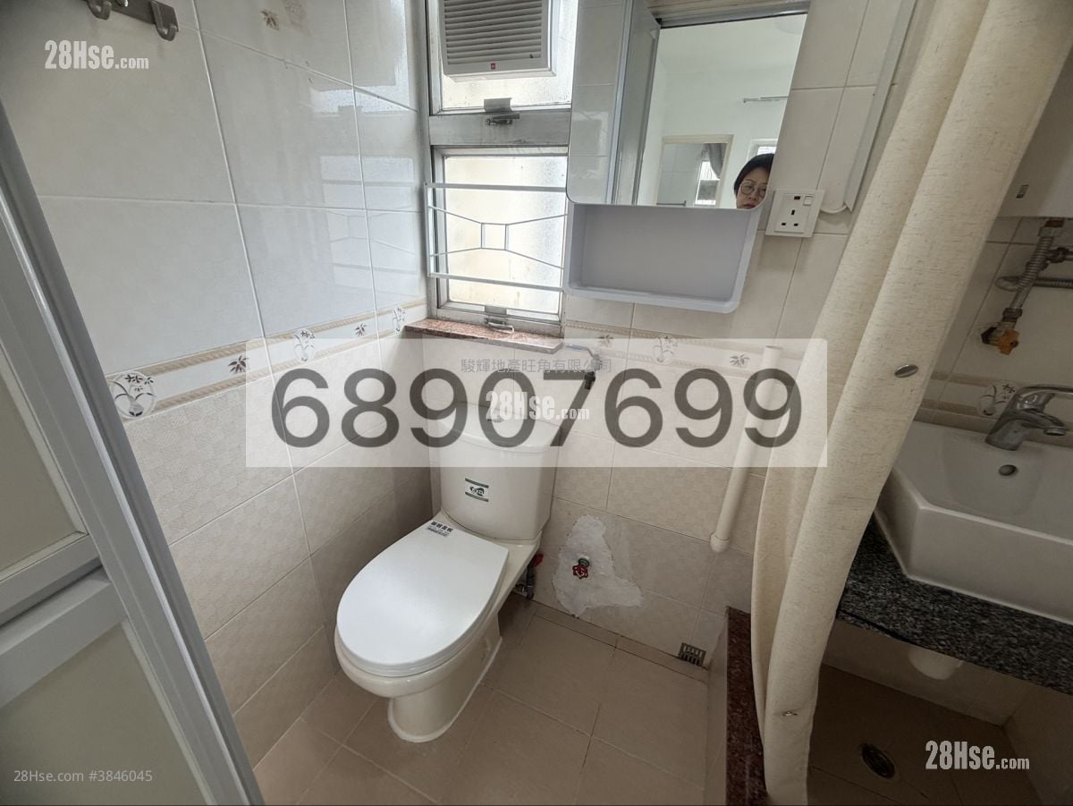 Hayon Building Rental 2 Bedrooms , 1 Bathroom 251 ft²