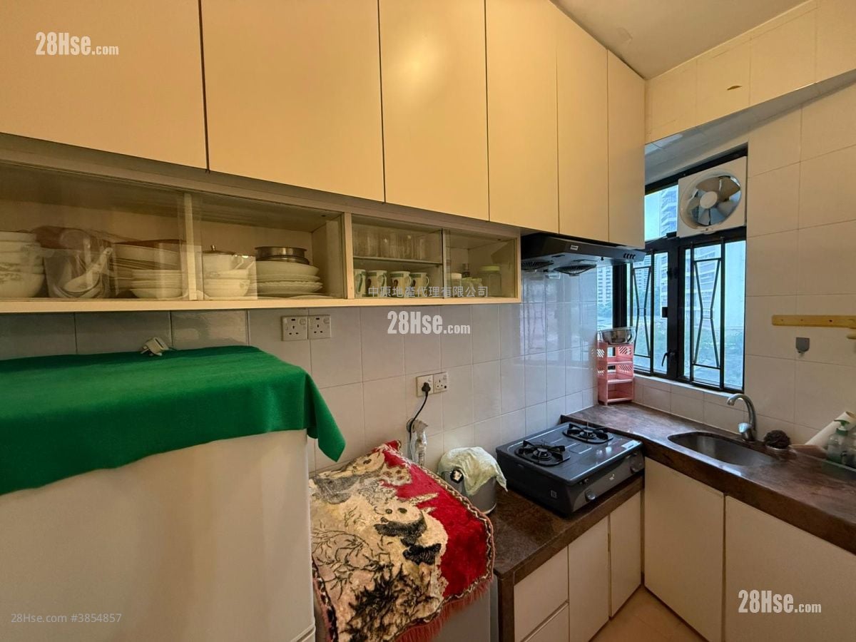 World Fair Court Sell 3 Bedrooms , 1 Bathroom 510 ft²