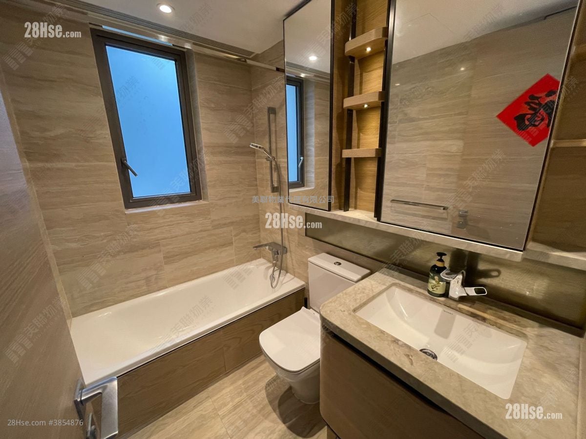 Solaria Rental 3 Bedrooms , 2 Bathrooms 696 ft²