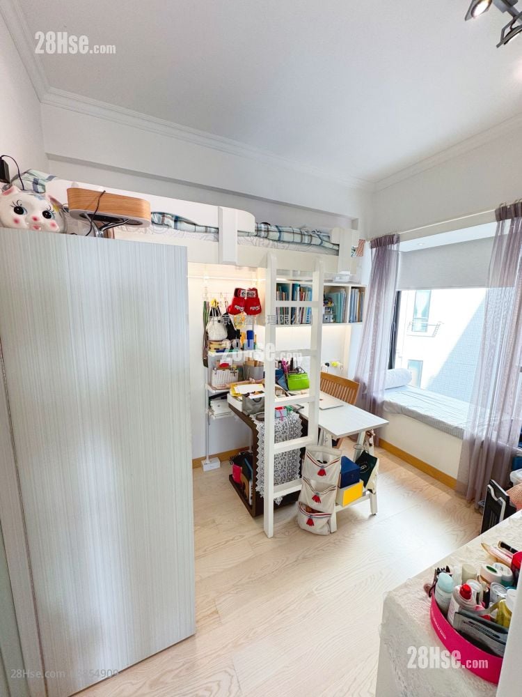 bedroom 1: The Cliveden Sell 3 Bedrooms , 3 Bathrooms 1,107 ft²