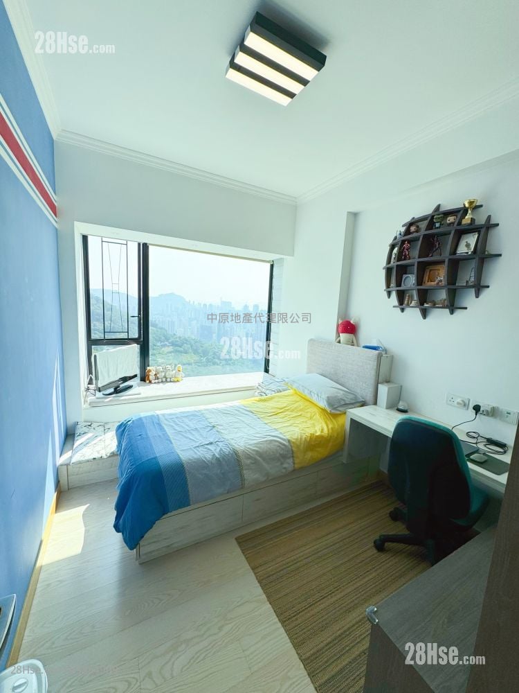 bedroom 2: The Cliveden Sell 3 Bedrooms , 3 Bathrooms 1,107 ft²