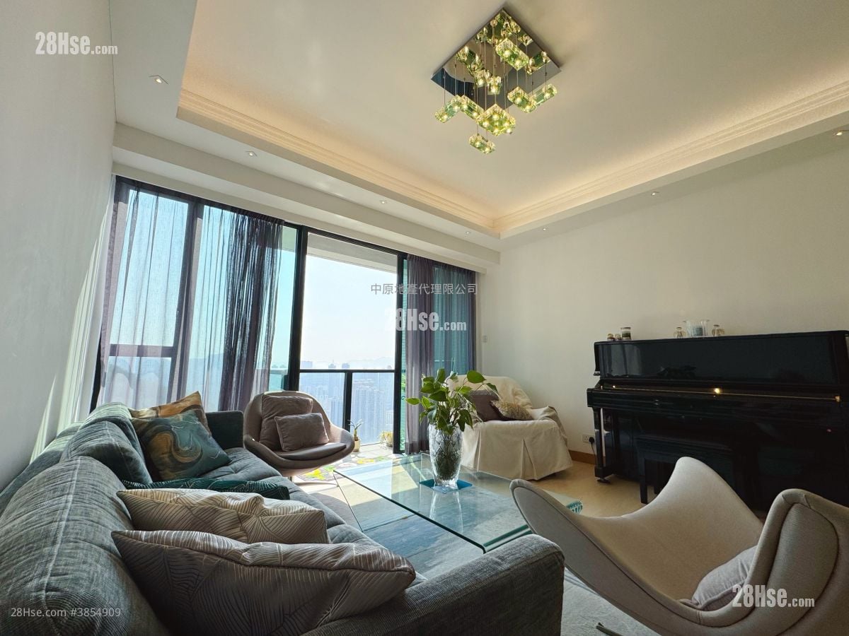living room: The Cliveden Sell 3 Bedrooms , 3 Bathrooms 1,107 ft²