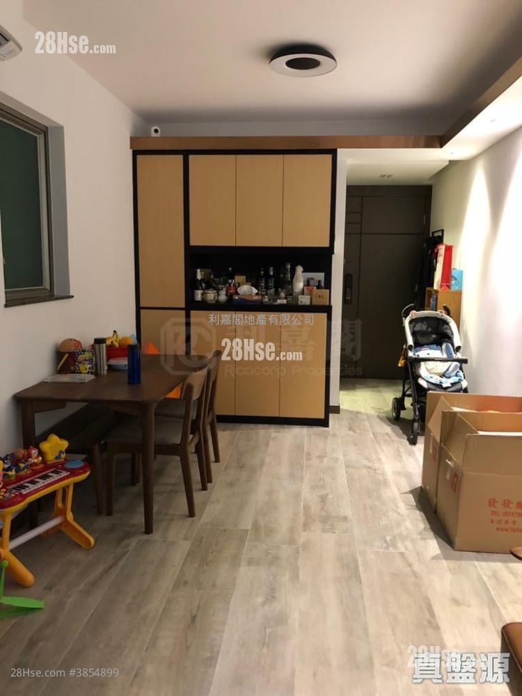 Park Central Sell 3 Bedrooms , 2 Bathrooms 684 ft²