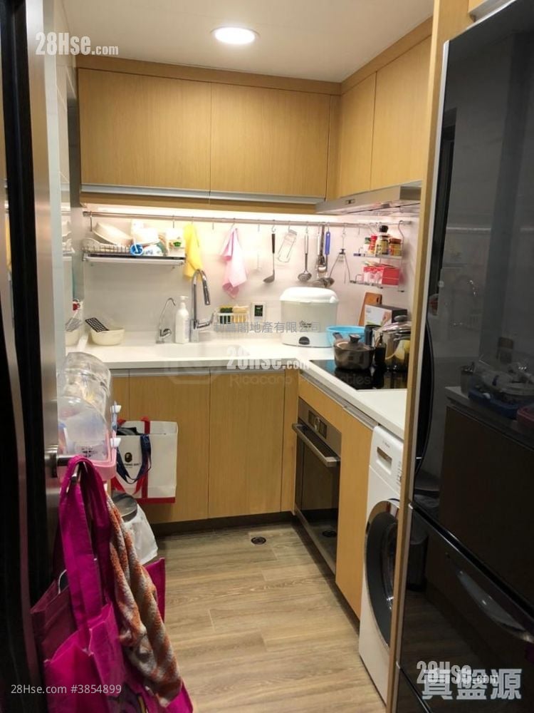 Park Central Sell 3 Bedrooms , 2 Bathrooms 684 ft²