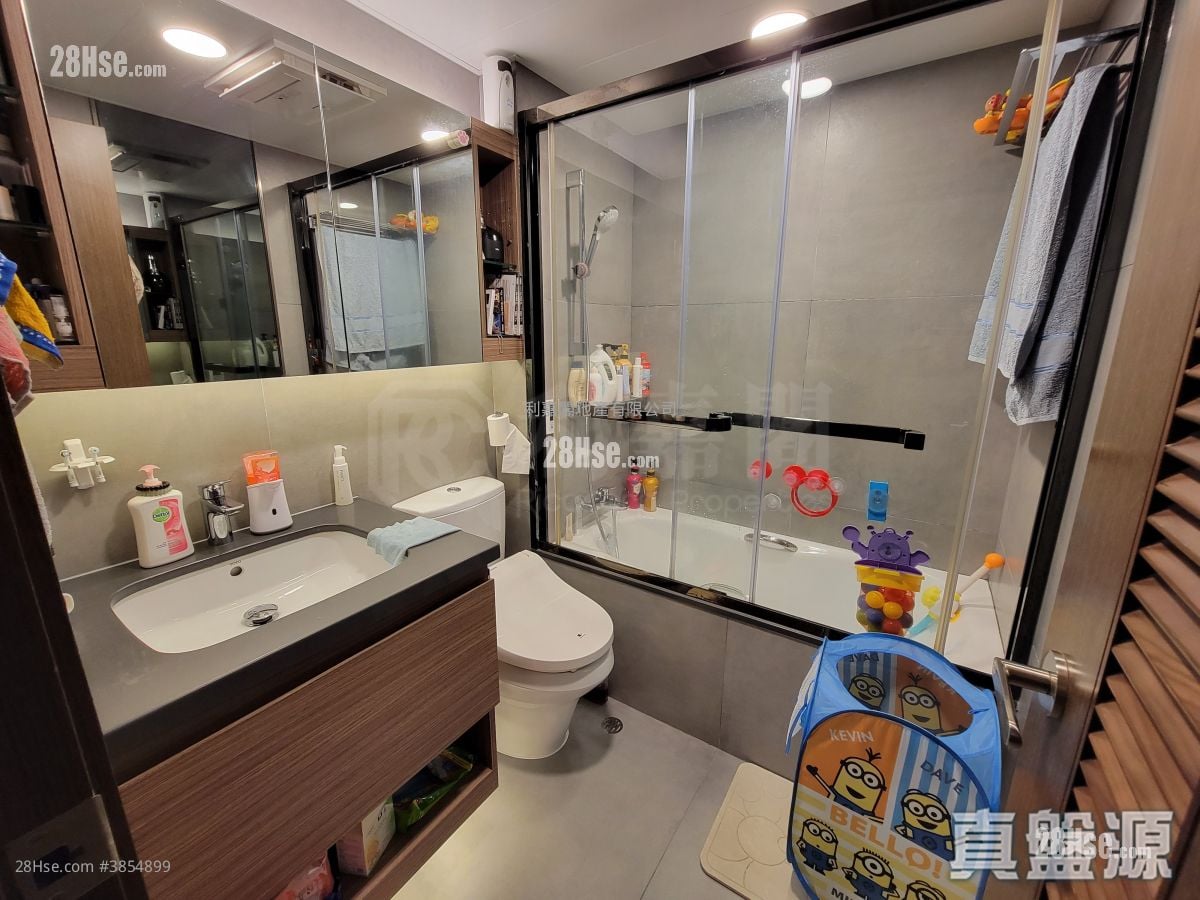 Park Central Sell 3 Bedrooms , 2 Bathrooms 684 ft²