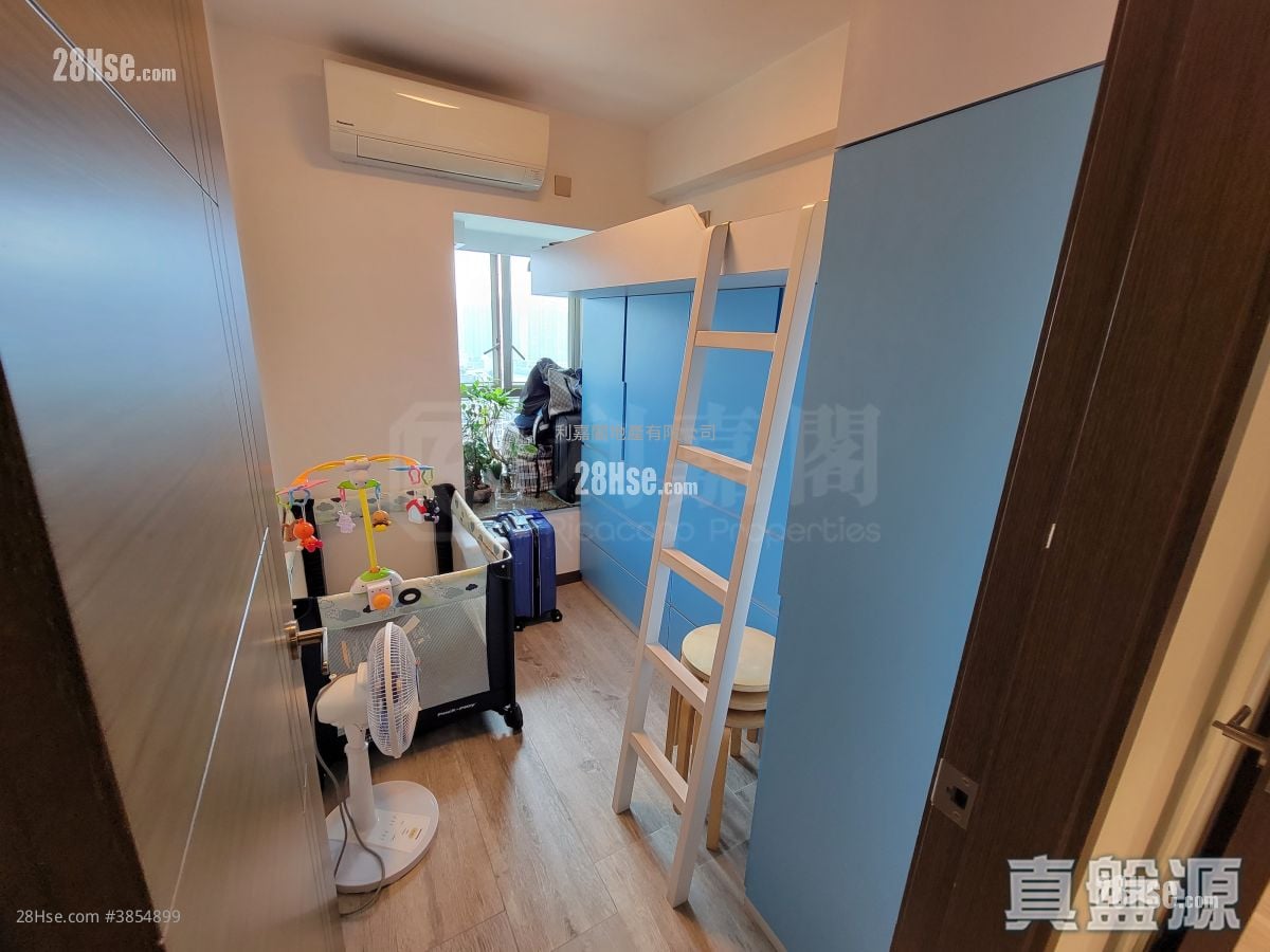 Park Central Sell 3 Bedrooms , 2 Bathrooms 684 ft²