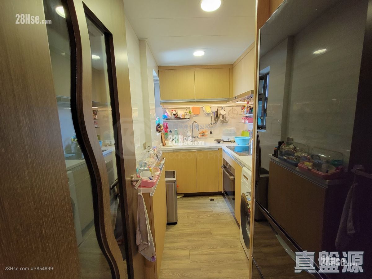 Park Central Sell 3 Bedrooms , 2 Bathrooms 684 ft²