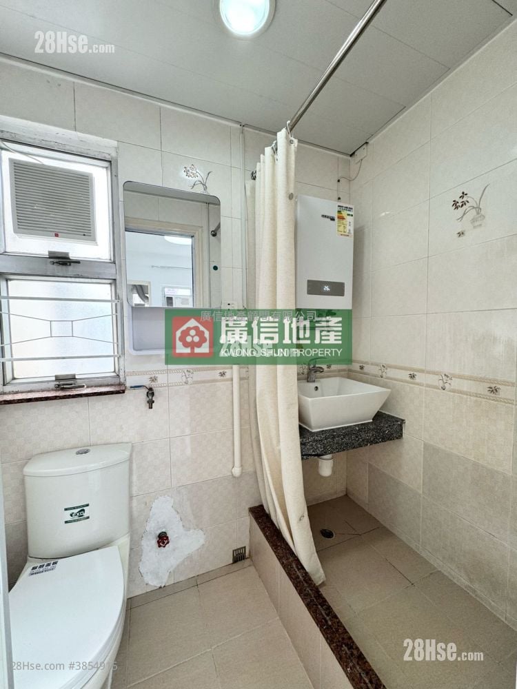 Hayon Building Rental 2 Bedrooms , 1 Bathroom 251 ft²