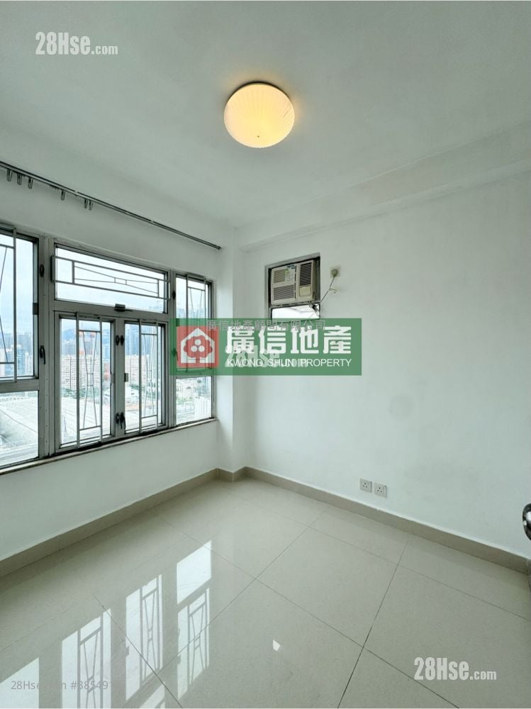 Hayon Building Rental 2 Bedrooms , 1 Bathroom 251 ft²