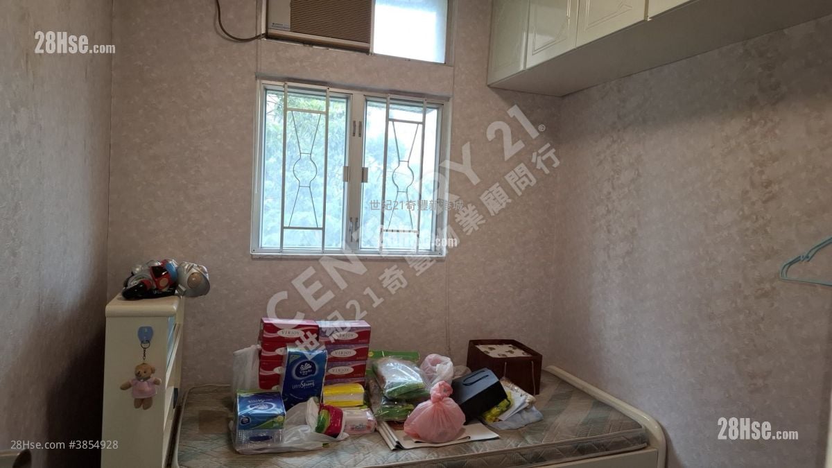 Saddle Ridge Garden Sell 2 Bedrooms , 1 Bathroom 431 ft²